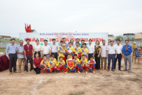 Trao thưởng cho đội vô địch giải bóng đá TNNĐ xã Nghĩa Đồng năm 2020